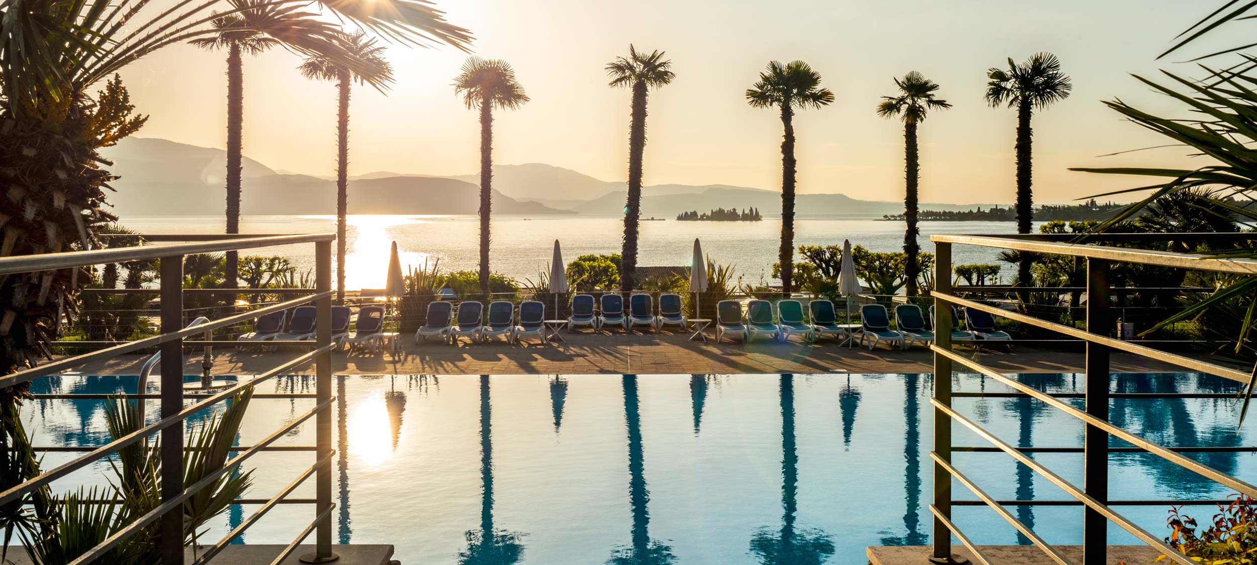 Resort Lago di Garda con Piscina al tramonto